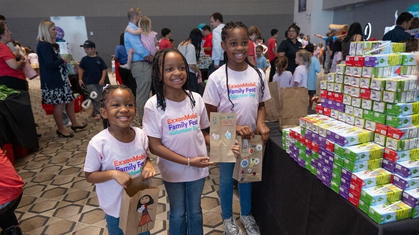 3,000 Volunteers Support Kids’ Meals with 10,000 Packed Lunches