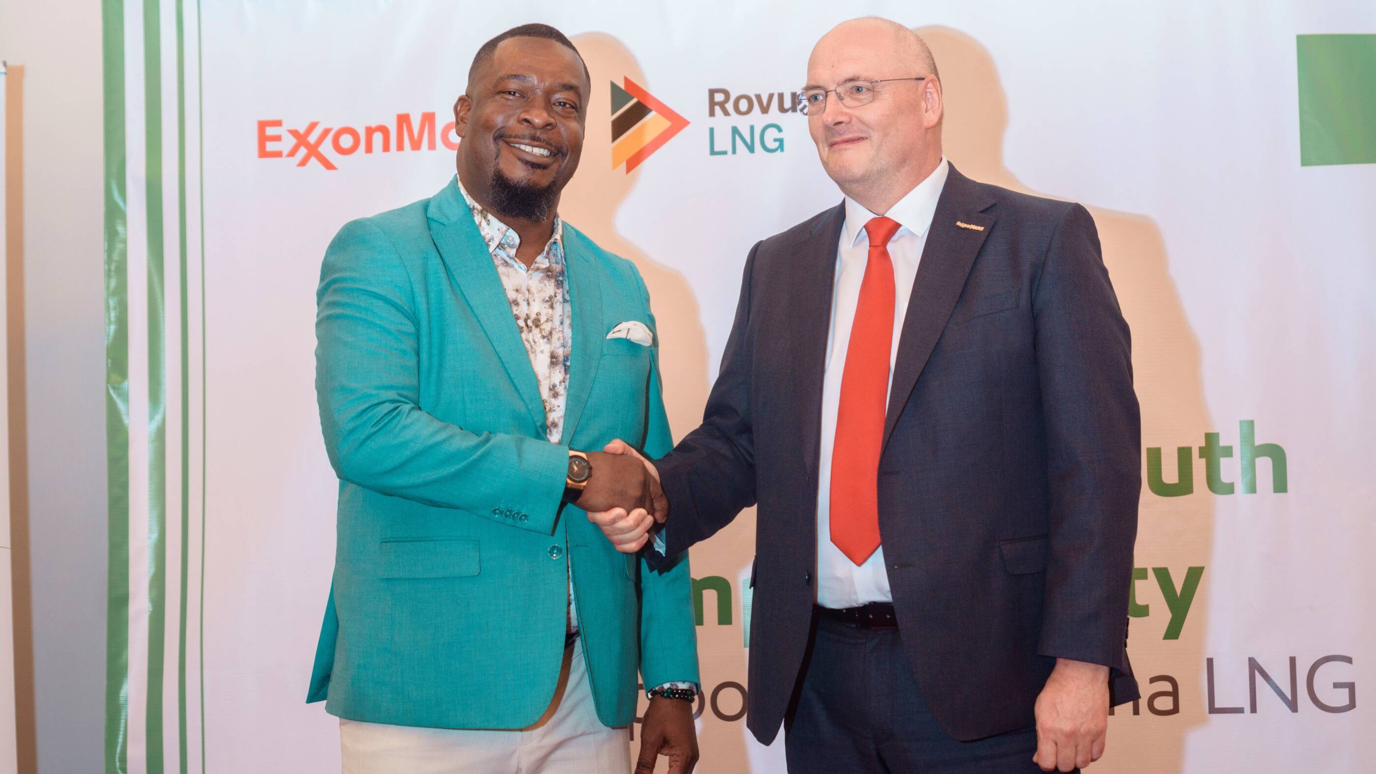 Rovuma LNG project gentlemen shaking hands