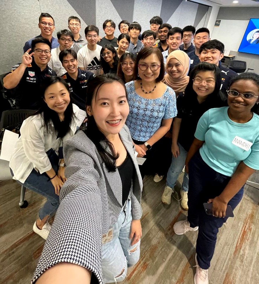 Image ExxonMobil Singapore staff and interns with Geraldine Chin.