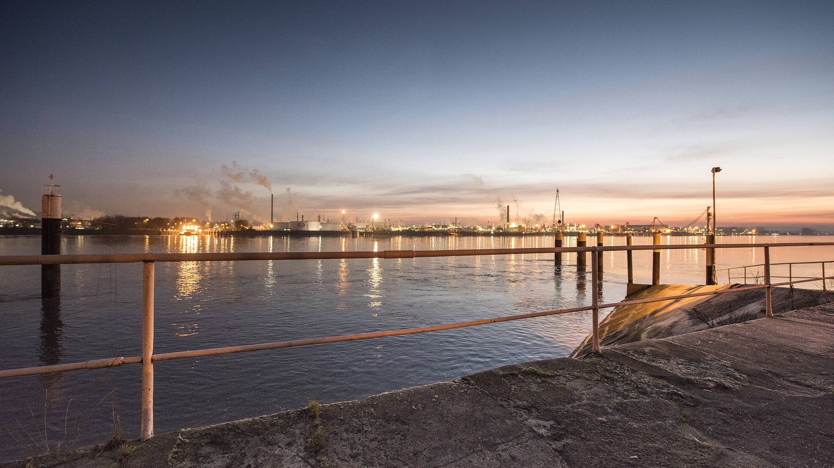 ExxonMobil announces intention to sell its controlling interest in Esso Socit Anonyme Franaise SA and 100% of ExxonMobil Chemical France SAS, including refinery and related assets, to North Atlantic